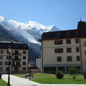 https://4-star-apartments-in-chamonix-centre-with-free-private-parking.hotels-rhonealpes.com